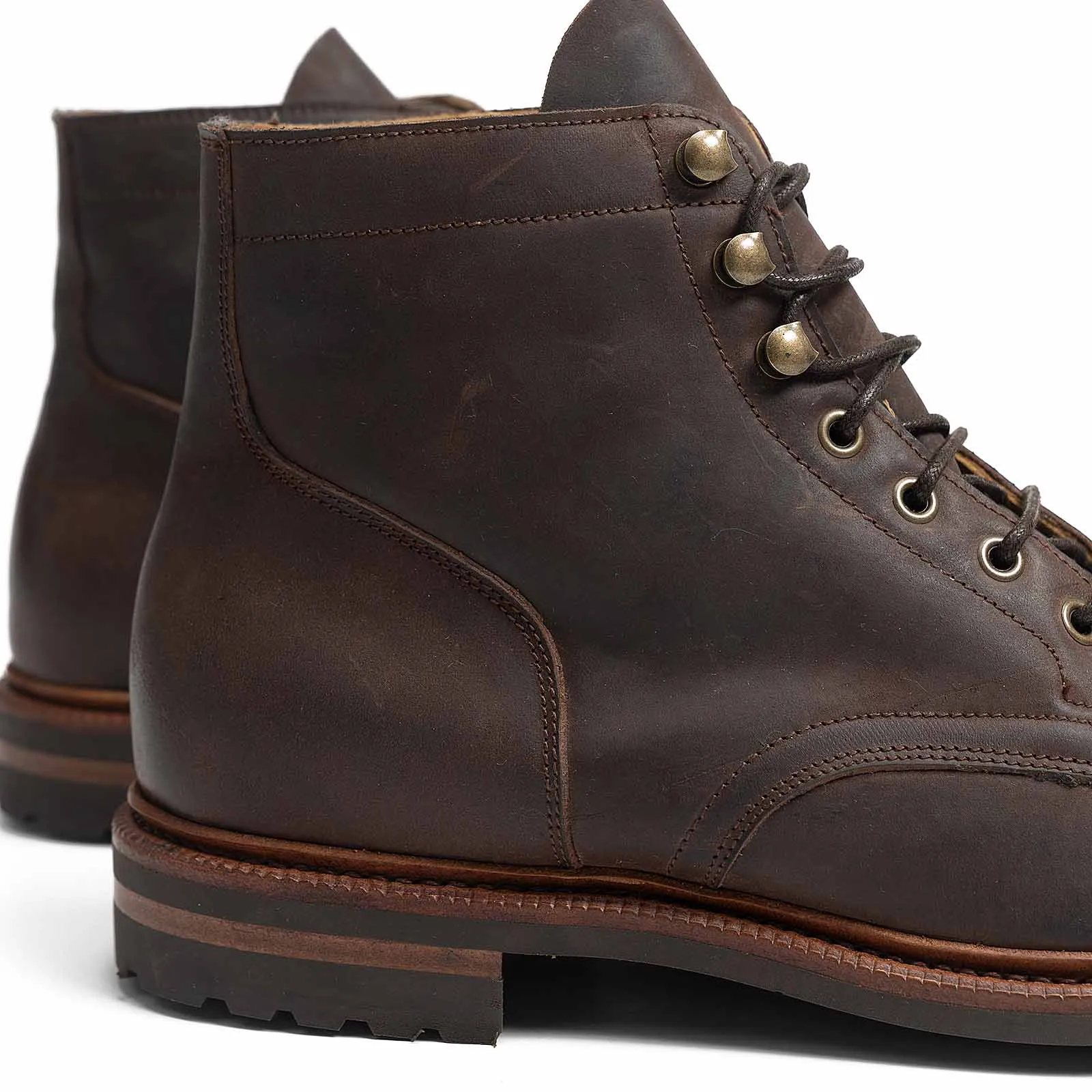 514886 - BROWN WAXY SHELL CORDOVAN - E