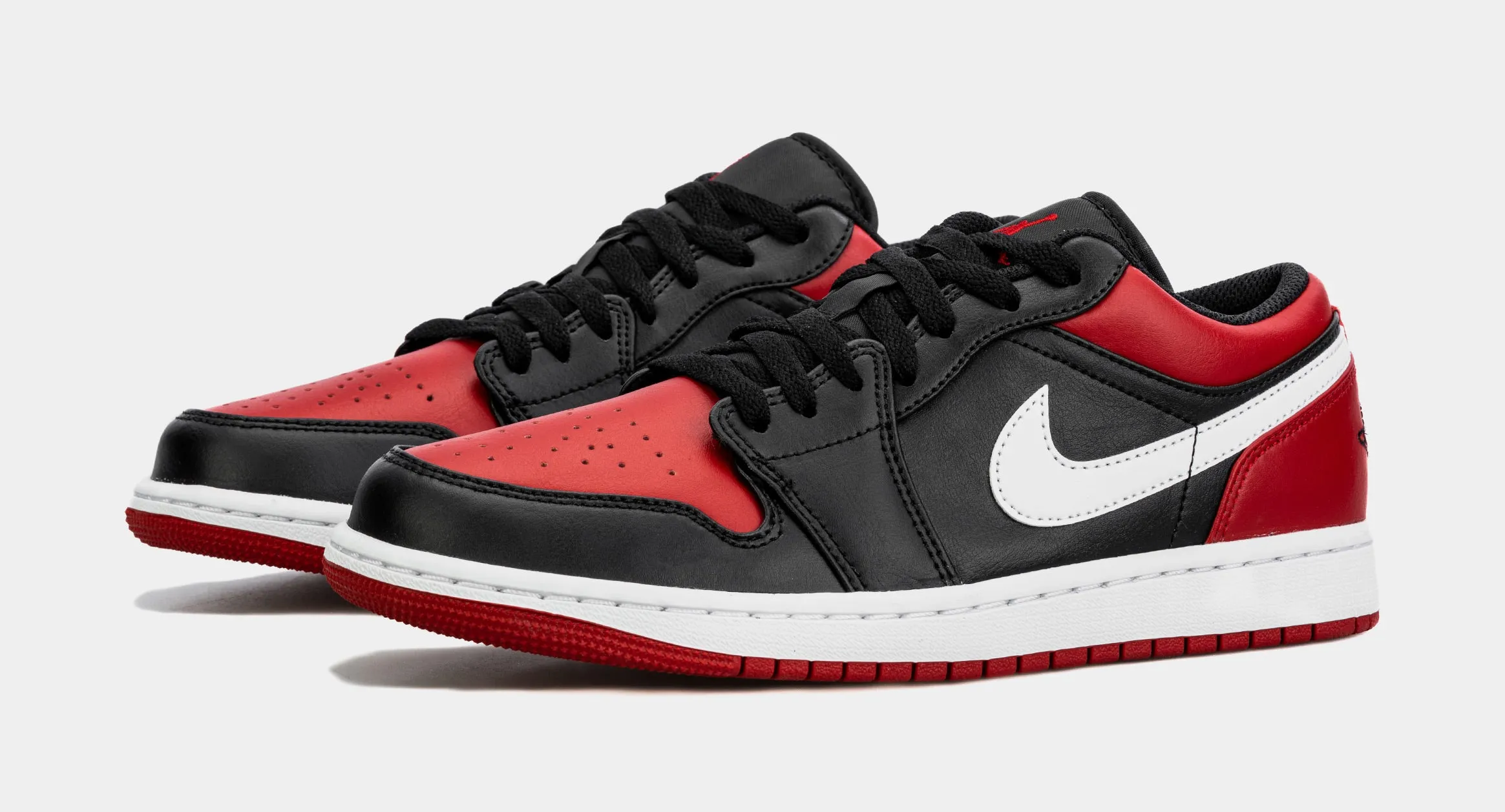 Air Jordan 1 Retro Low Alternate Bred Toe Mens Lifestyle Shoes (Black/Red)