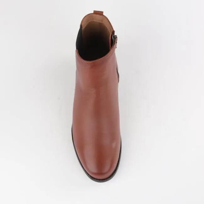 Chelsea Ankle Boots in Chestnut - 12603