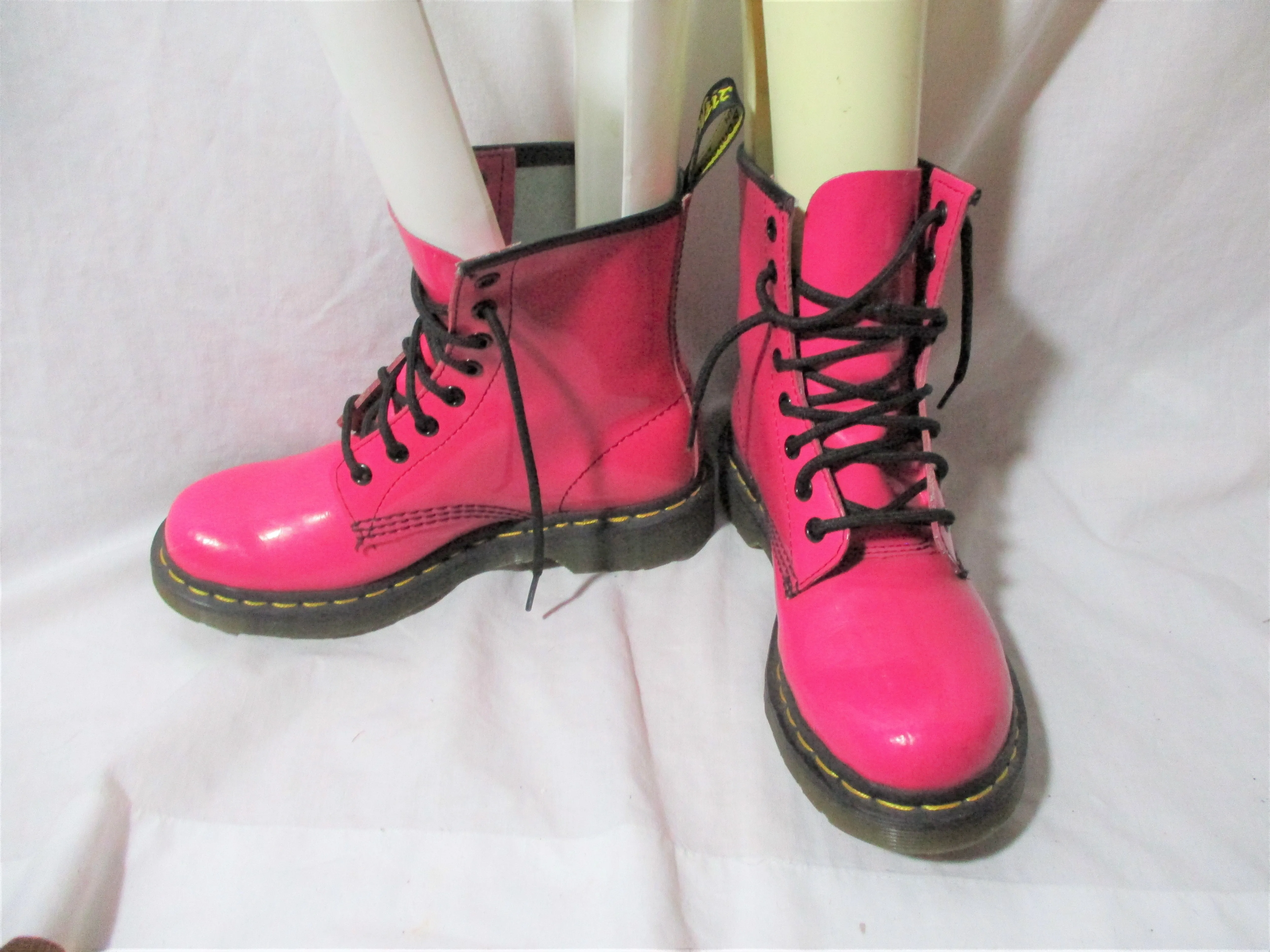 DOC DR. MARTENS Combat BOOT Shoe AIRWAIR FUSCHIA PINK MAGENTA 6 / 37