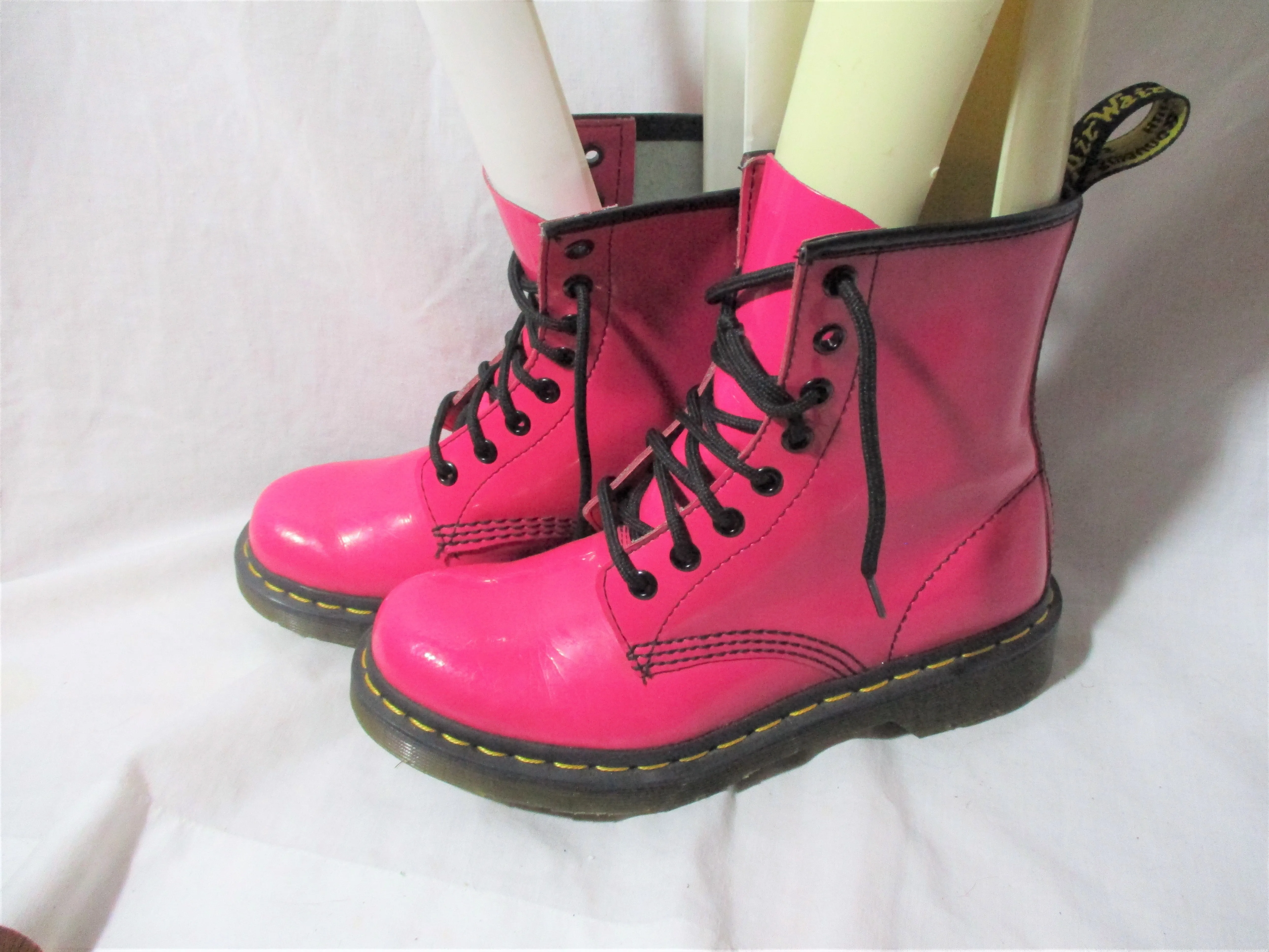 DOC DR. MARTENS Combat BOOT Shoe AIRWAIR FUSCHIA PINK MAGENTA 6 / 37