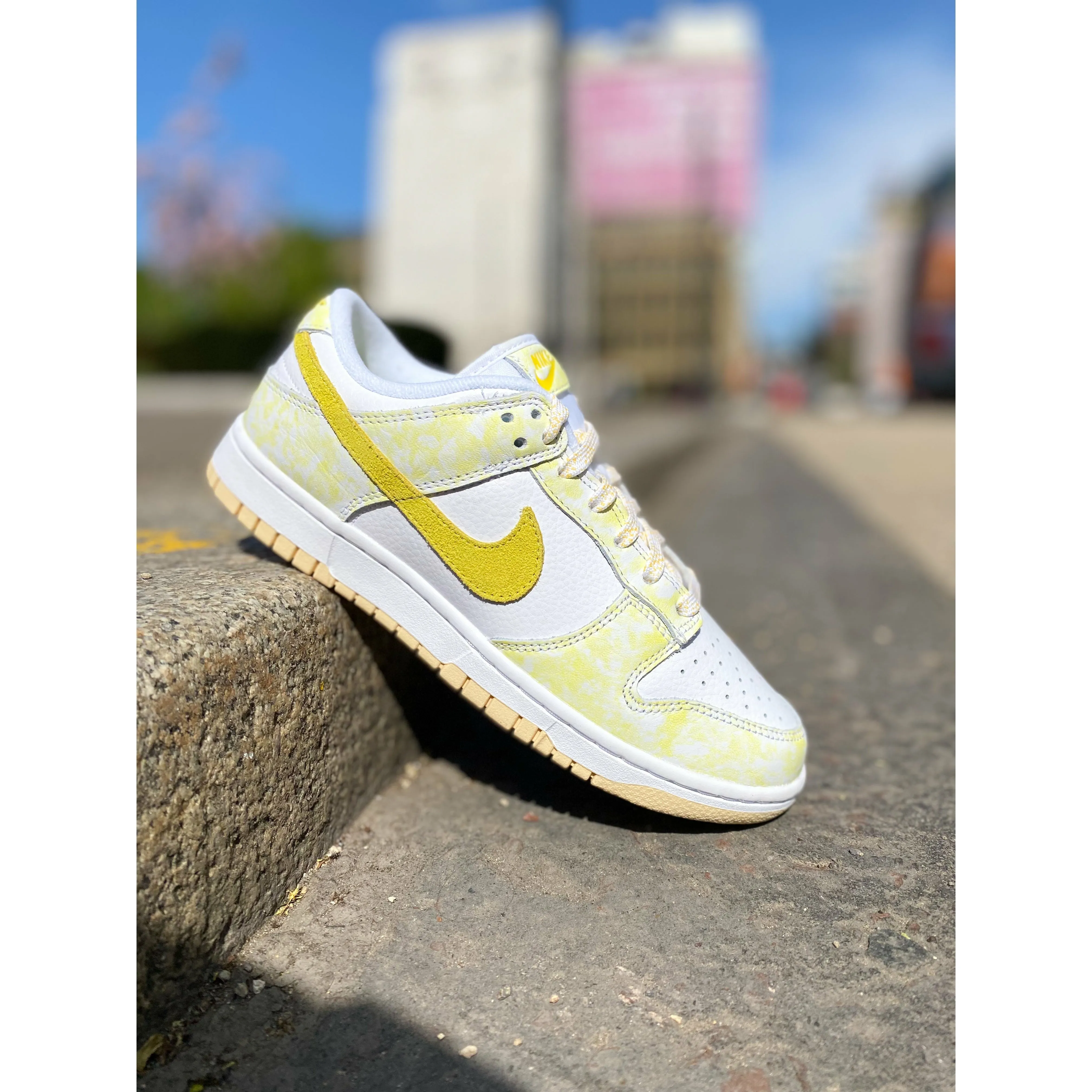 Nike Dunk Low Yellow Strike (W)