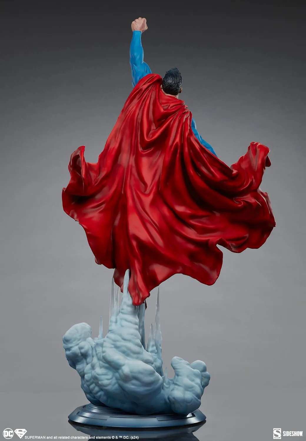 PRE-ORDER: Sidehsow Collectibles DC Comics Superman Premium Format Figure